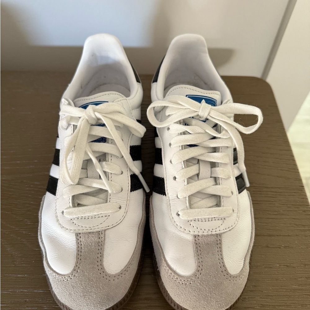 Adidas Samba - White, Black, and Gray Sneakers Men’s 7/Women’s 8.5